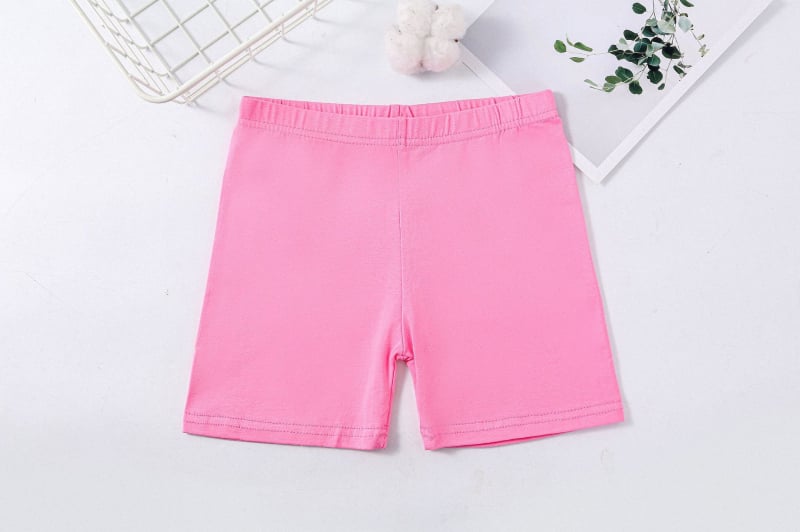 Vaikų šokių šortai iš medvilnės, su aukšta elastinga juosta, siauras kirpimas, vidutinio aukščio juosmuo su guma, švelnus pojūtis, 95% medvilnė
