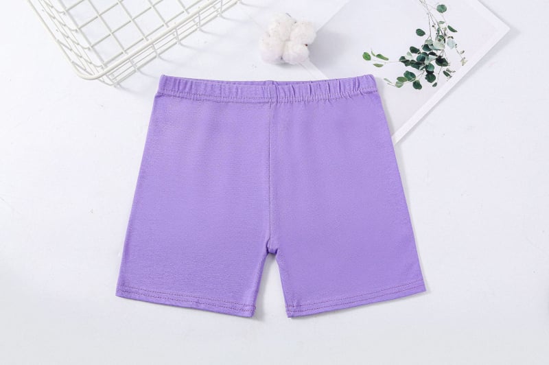 Vaikų šokių šortai iš medvilnės, su aukšta elastinga juosta, siauras kirpimas, vidutinio aukščio juosmuo su guma, švelnus pojūtis, 95% medvilnė