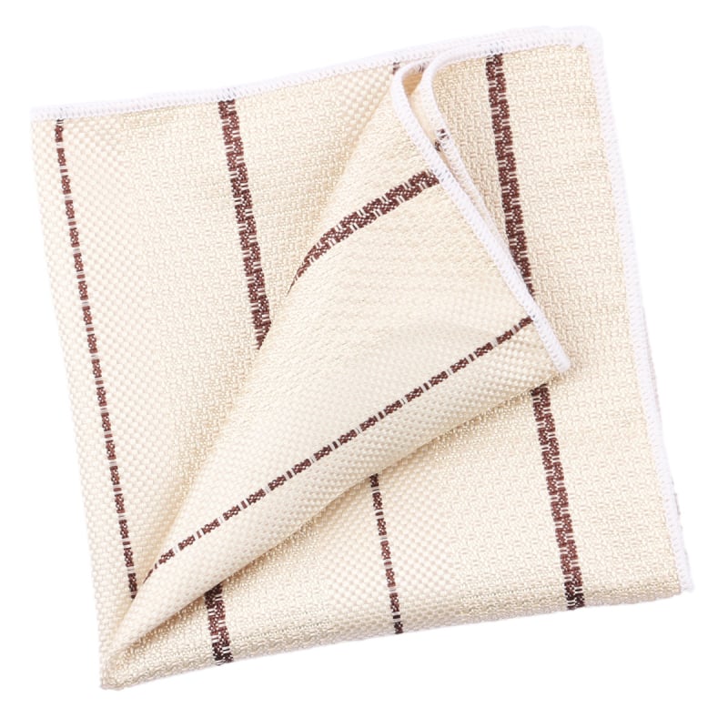 Kišeninis rankšluostis su džakardiniu dryžių raštu, poliesterio gija, laisvas stilius.