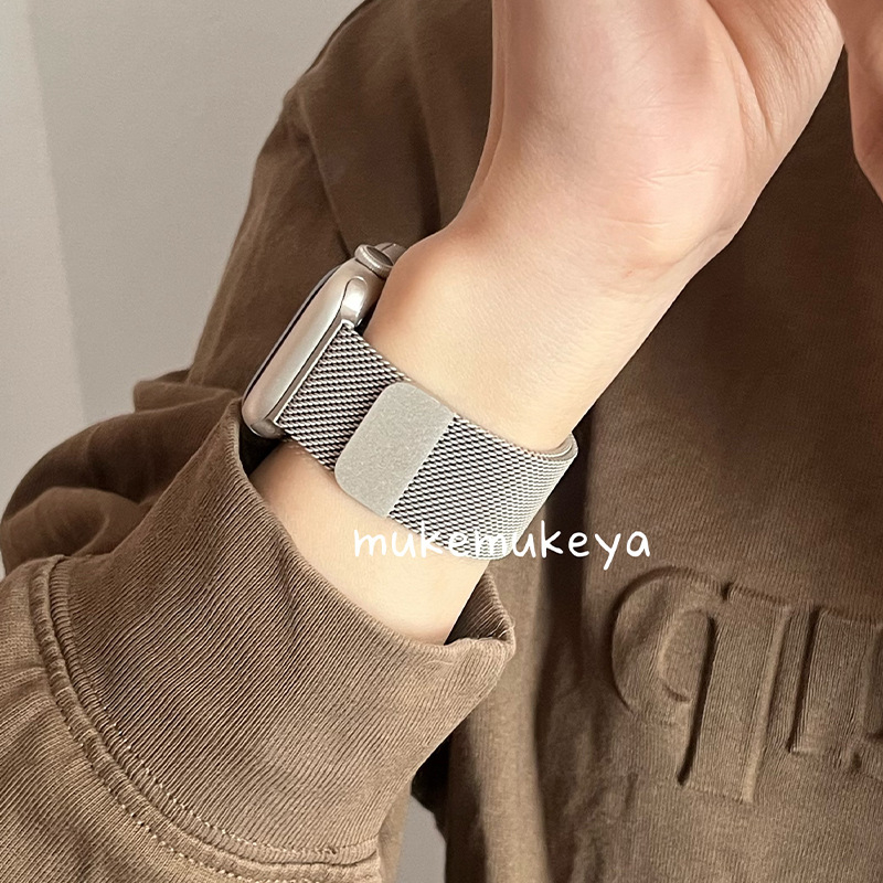 Metal Milanese narukvica za Apple Watch 10/9/8 — prozračna, minimalistička i elegantna za žene