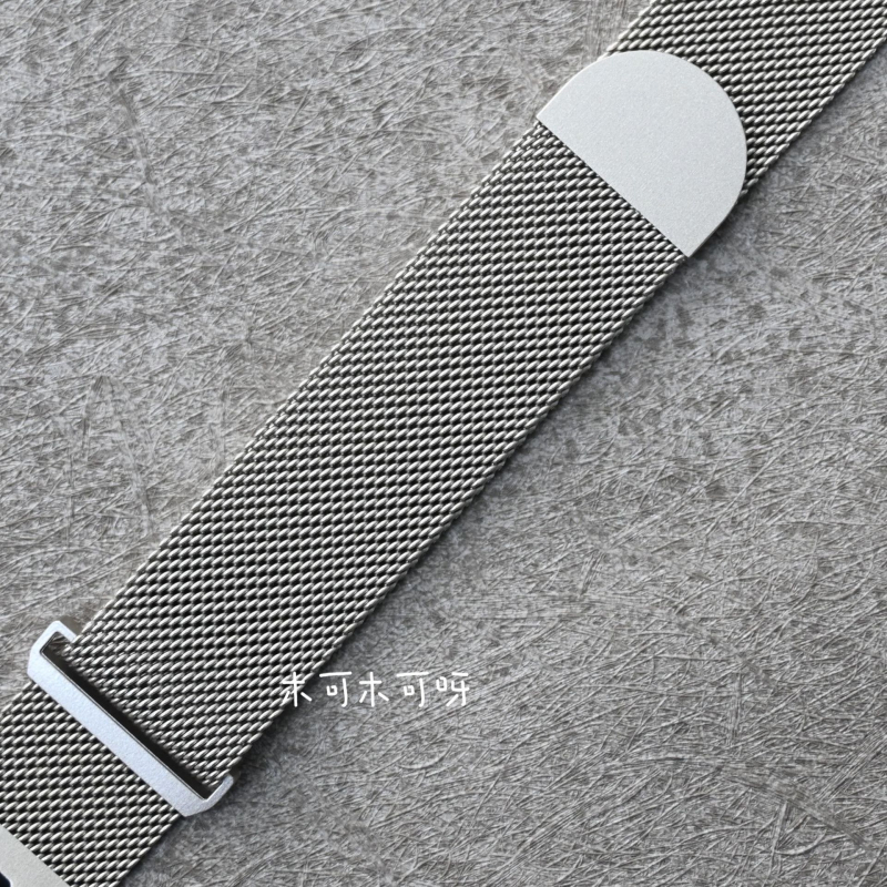 Metal Milanese narukvica za Apple Watch 10/9/8 — prozračna, minimalistička i elegantna za žene