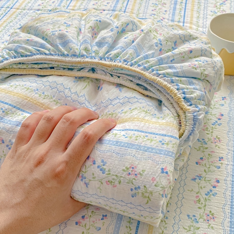 Dvoslojna gazasta navlaka s elastičnim rubom, trodijelni set, osjet čistog pamuka, cjelogodišnja zaštita madraca, potpuno prekrivanje kreveta, majčinski i dječji rang