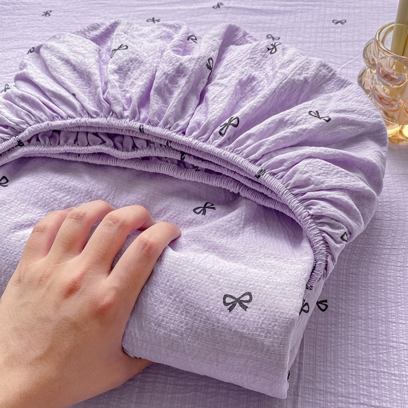 Dvoslojna gazasta navlaka s elastičnim rubom, trodijelni set, osjet čistog pamuka, cjelogodišnja zaštita madraca, potpuno prekrivanje kreveta, majčinski i dječji rang
