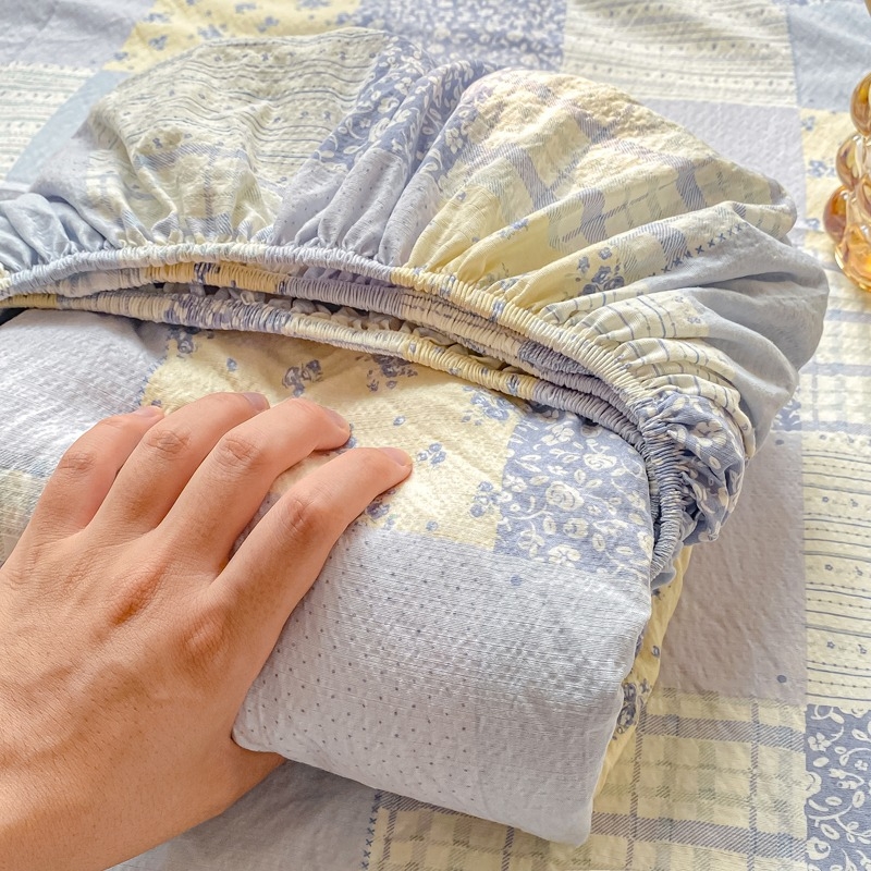 Dvoslojna gazasta navlaka s elastičnim rubom, trodijelni set, osjet čistog pamuka, cjelogodišnja zaštita madraca, potpuno prekrivanje kreveta, majčinski i dječji rang