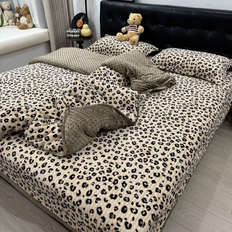 Set prekrivača za krevet s flisom, leopard uzorak, poliester, zima, četverodijelni set