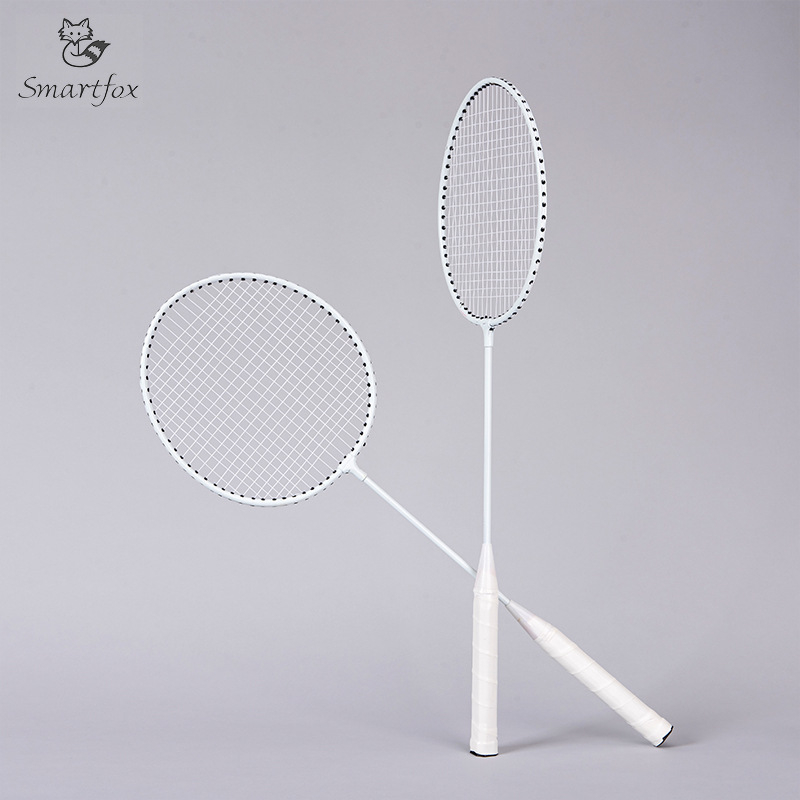 Badmintono raketė, lengva, 95–100 g, korpusas iš geležies lydinio, nailoninės stygos, tiesioginio smūgio dizainas, pritaikymas ir logotipo spausdinimas galimi