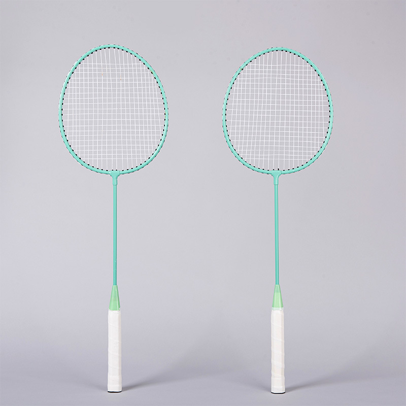 Badmintono raketė, lengva, 95–100 g, korpusas iš geležies lydinio, nailoninės stygos, tiesioginio smūgio dizainas, pritaikymas ir logotipo spausdinimas galimi