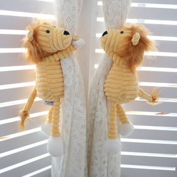 Mediniai užuolaidų raišteliai – dryžuoto miško gyvūnų motyvas, modernus minimalistinis stilius, pora