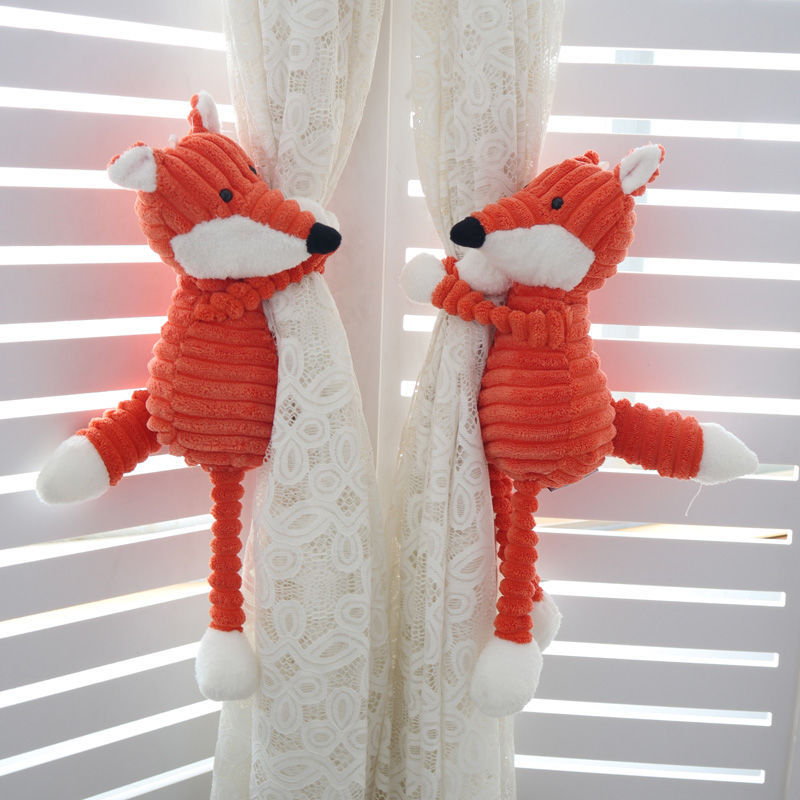 Mediniai užuolaidų raišteliai – dryžuoto miško gyvūnų motyvas, modernus minimalistinis stilius, pora