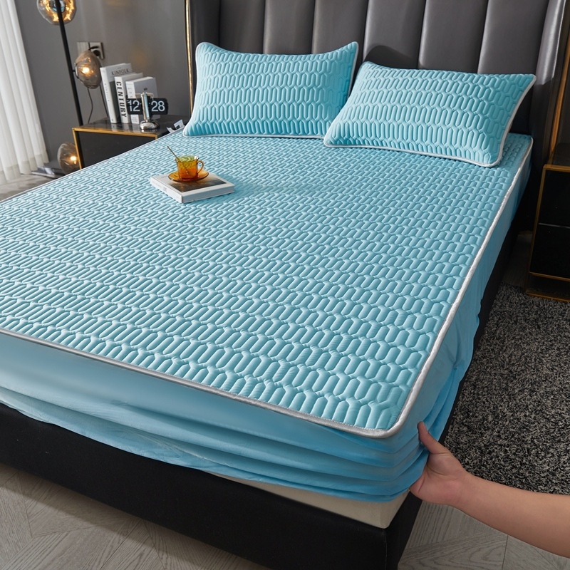 Latekso čiužinio kilimėlių rinkinys (trys dalys), natūralus lateksas, latekso kiekis 70–80%, pritaikymas, audimas: spauda, stilius: korėjietiškas.