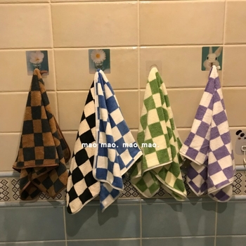 Ručnik za lice od koralnog velura sa šarenim kariranim uzorkom, upija i brzo se suši; Materijal: poliester-pamučna smjesa; Vlakna: 100D; Pleteni: jednostavno tkanje; Težina: ispod 50 g