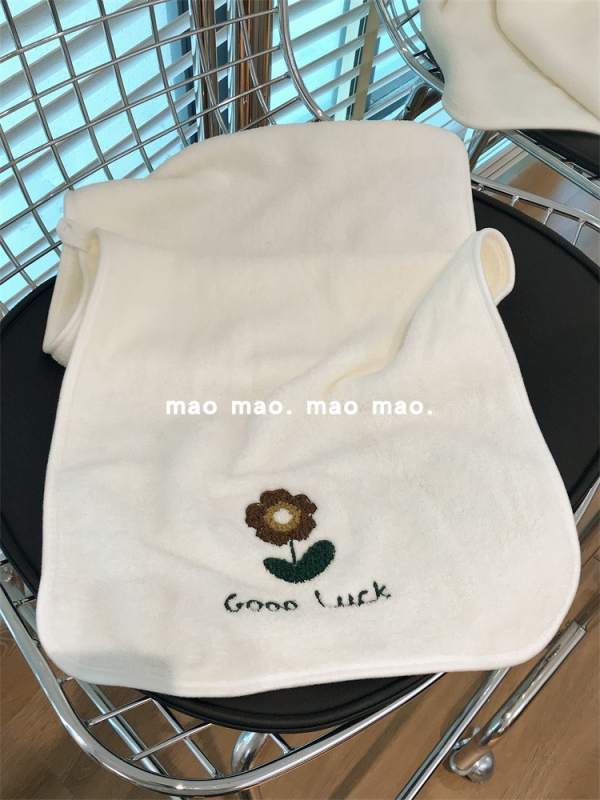 Ručnik za lice od koralnog velura sa šarenim kariranim uzorkom, upija i brzo se suši; Materijal: poliester-pamučna smjesa; Vlakna: 100D; Pleteni: jednostavno tkanje; Težina: ispod 50 g