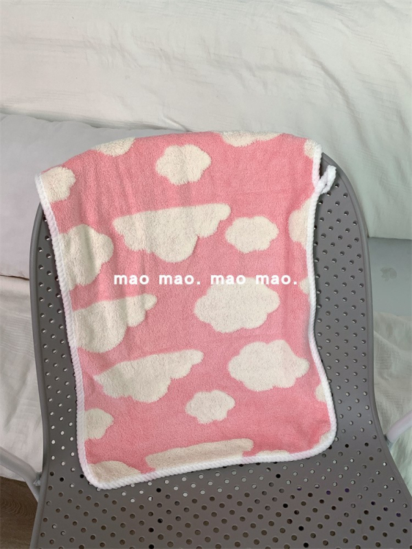 Ručnik za lice od koralnog velura sa šarenim kariranim uzorkom, upija i brzo se suši; Materijal: poliester-pamučna smjesa; Vlakna: 100D; Pleteni: jednostavno tkanje; Težina: ispod 50 g