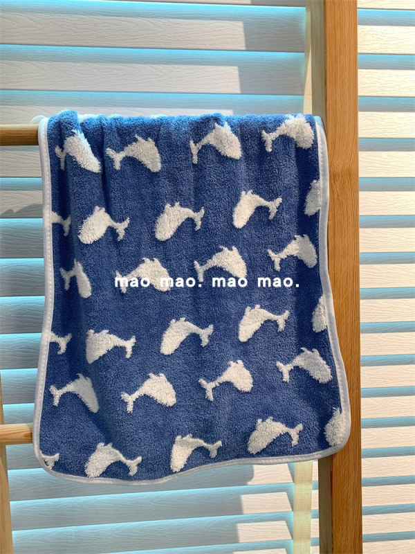 Ručnik za lice od koralnog velura sa šarenim kariranim uzorkom, upija i brzo se suši; Materijal: poliester-pamučna smjesa; Vlakna: 100D; Pleteni: jednostavno tkanje; Težina: ispod 50 g