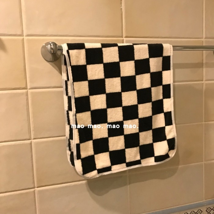 Ručnik za lice od koralnog velura sa šarenim kariranim uzorkom, upija i brzo se suši; Materijal: poliester-pamučna smjesa; Vlakna: 100D; Pleteni: jednostavno tkanje; Težina: ispod 50 g