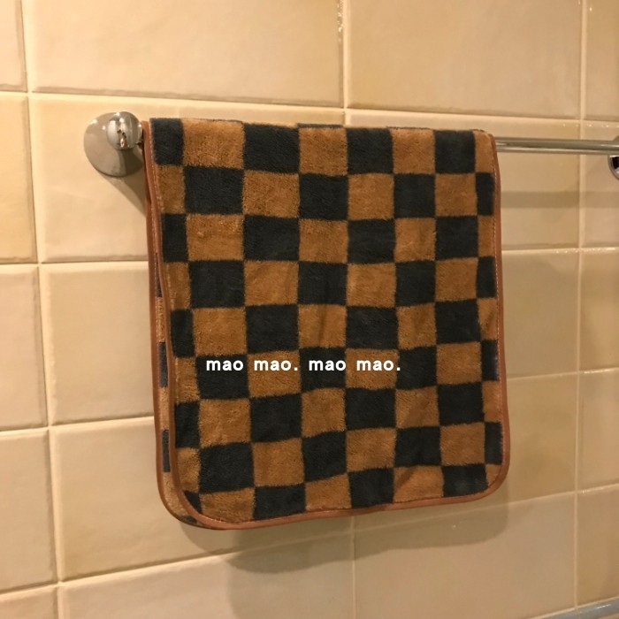 Ručnik za lice od koralnog velura sa šarenim kariranim uzorkom, upija i brzo se suši; Materijal: poliester-pamučna smjesa; Vlakna: 100D; Pleteni: jednostavno tkanje; Težina: ispod 50 g