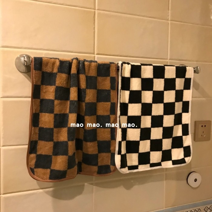 Ručnik za lice od koralnog velura sa šarenim kariranim uzorkom, upija i brzo se suši; Materijal: poliester-pamučna smjesa; Vlakna: 100D; Pleteni: jednostavno tkanje; Težina: ispod 50 g