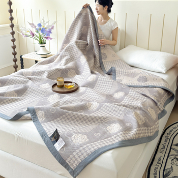 Kolmkihiline puuvillane marlitek vasaraks lillemustriga, 1,1–1,5 kg