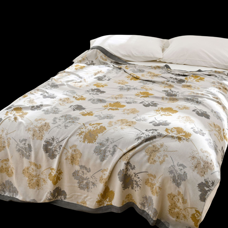 Bambuszrostból készült takaró – hűs Ice Silk érzet, egész évben használható, virágos minta, modern minimalist stílus, súly 800-999 g