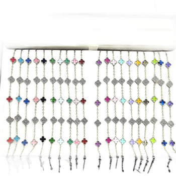 Гривна с четирилистна детелина от титаново стомано, циркон, унисекс, модерен стил, пролет 2025