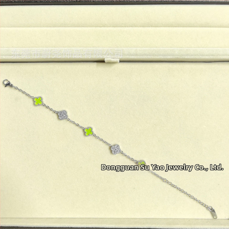 Гривна с четирилистна детелина от титаново стомано, циркон, унисекс, модерен стил, пролет 2025