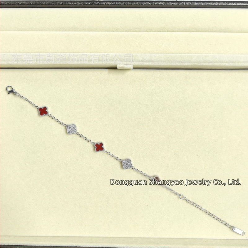 Гривна с четирилистна детелина от титаново стомано, циркон, унисекс, модерен стил, пролет 2025