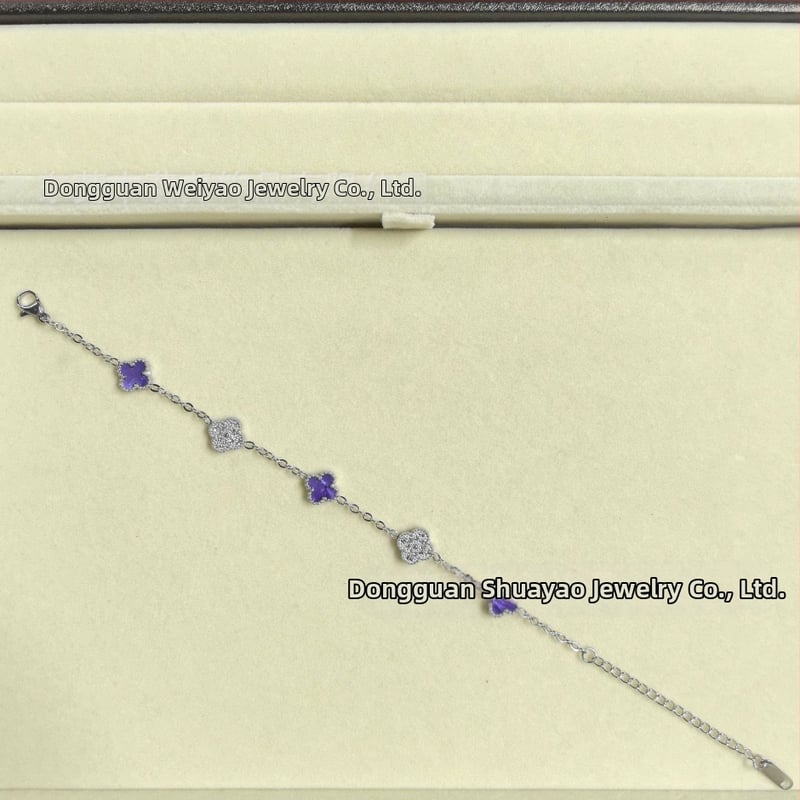 Гривна с четирилистна детелина от титаново стомано, циркон, унисекс, модерен стил, пролет 2025