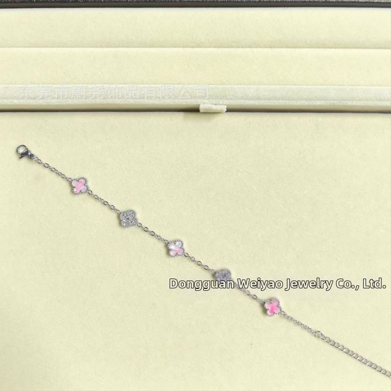 Гривна с четирилистна детелина от титаново стомано, циркон, унисекс, модерен стил, пролет 2025