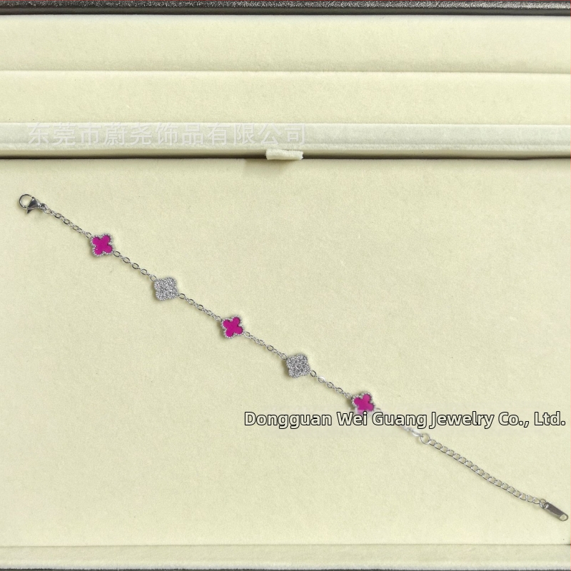 Гривна с четирилистна детелина от титаново стомано, циркон, унисекс, модерен стил, пролет 2025