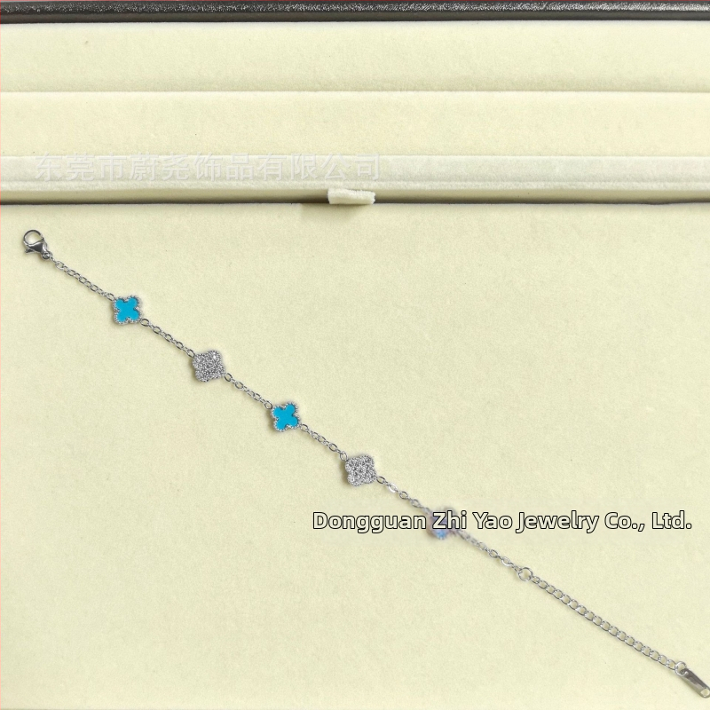 Гривна с четирилистна детелина от титаново стомано, циркон, унисекс, модерен стил, пролет 2025