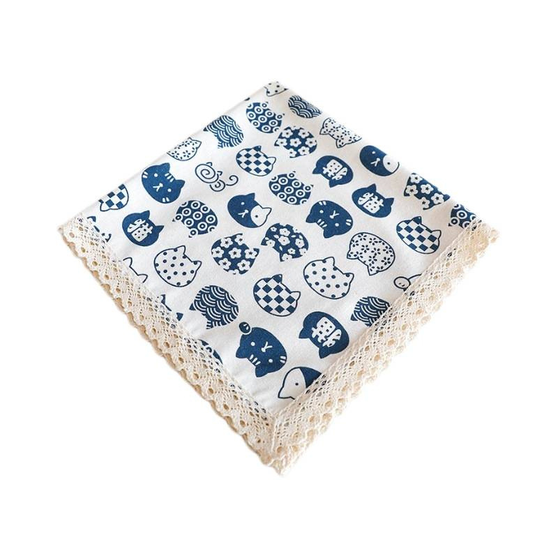 Tolmukaitse pesumasina ja külmkapi ülemisele pinnale – siidist lillemustriga kate