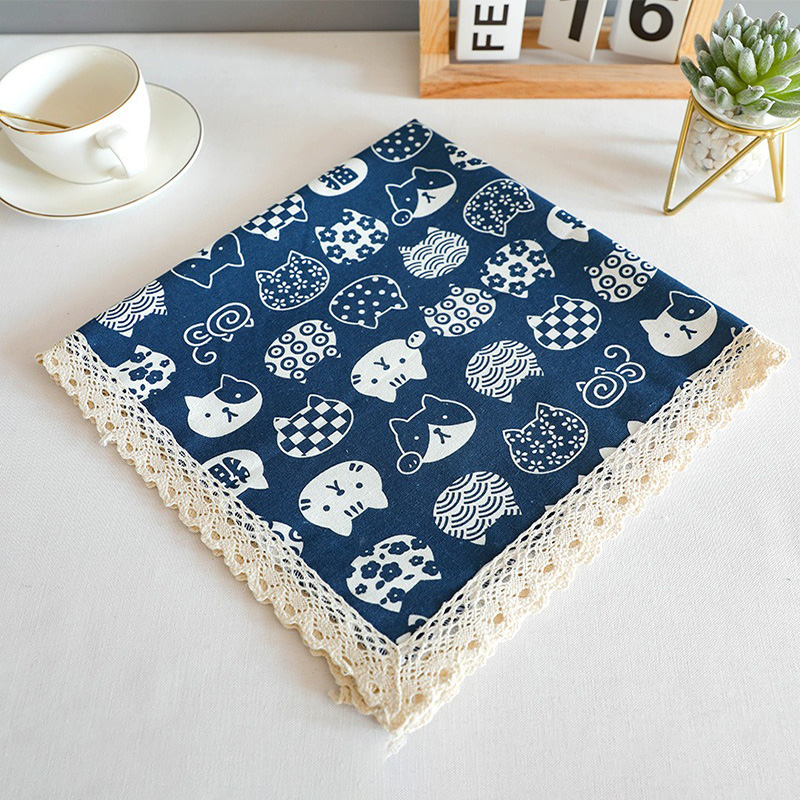 Tolmukaitse pesumasina ja külmkapi ülemisele pinnale – siidist lillemustriga kate