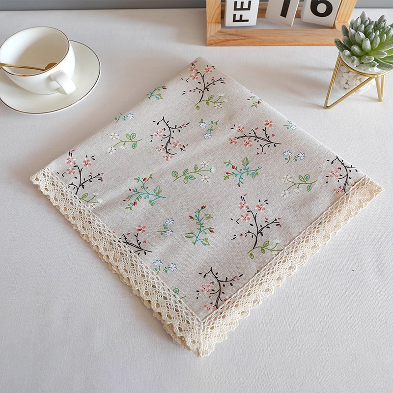 Tolmukaitse pesumasina ja külmkapi ülemisele pinnale – siidist lillemustriga kate