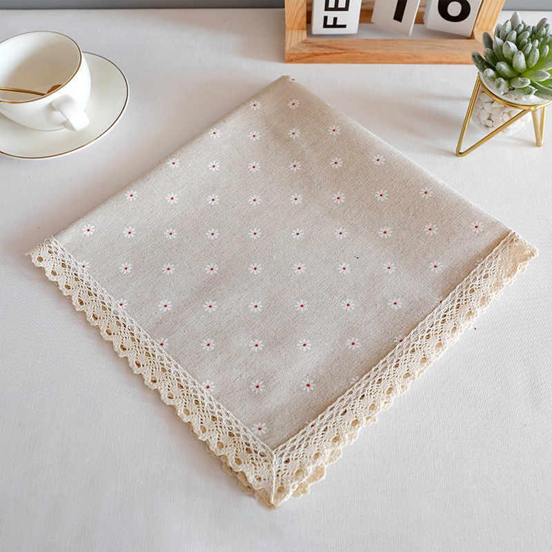 Tolmukaitse pesumasina ja külmkapi ülemisele pinnale – siidist lillemustriga kate