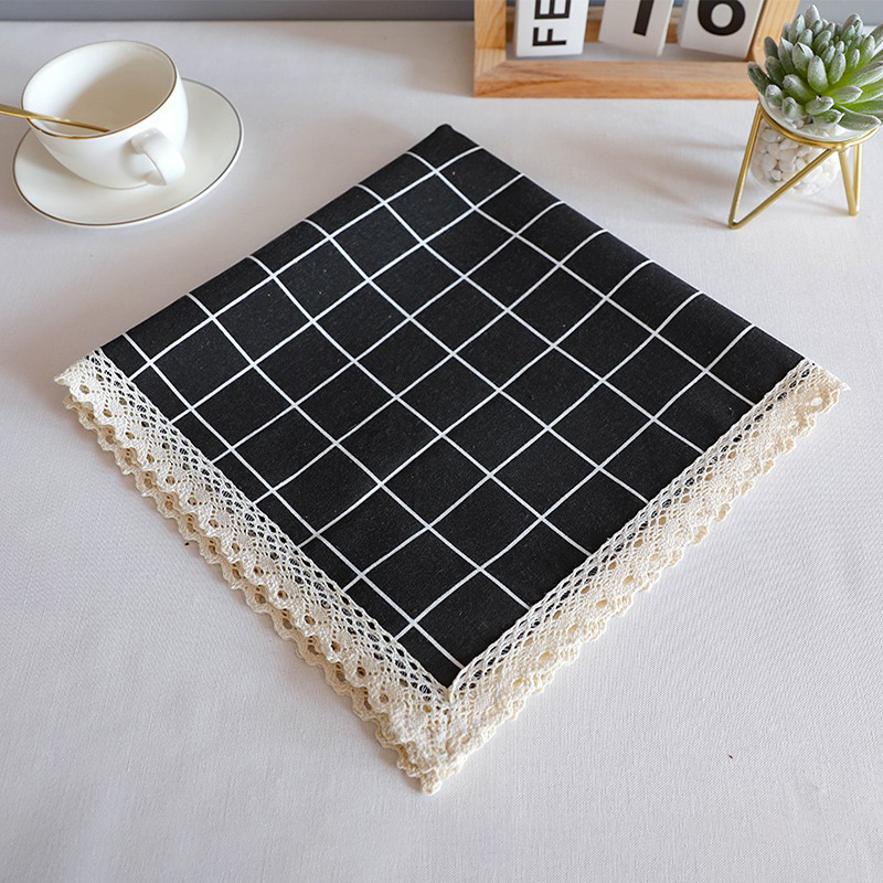 Tolmukaitse pesumasina ja külmkapi ülemisele pinnale – siidist lillemustriga kate