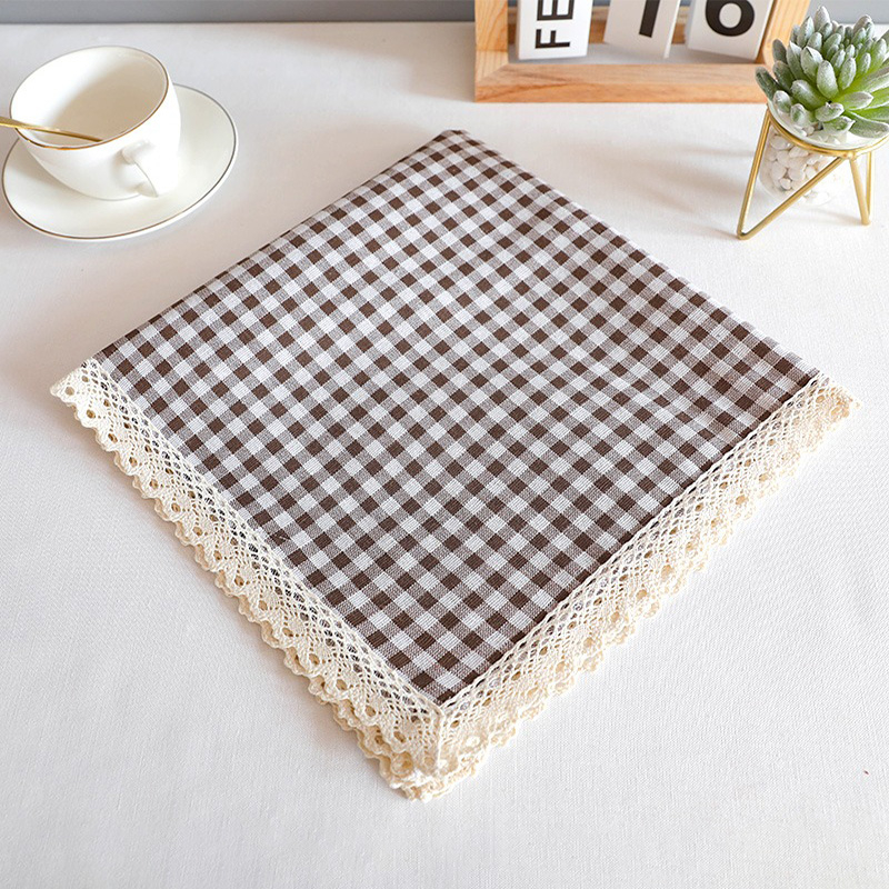 Tolmukaitse pesumasina ja külmkapi ülemisele pinnale – siidist lillemustriga kate