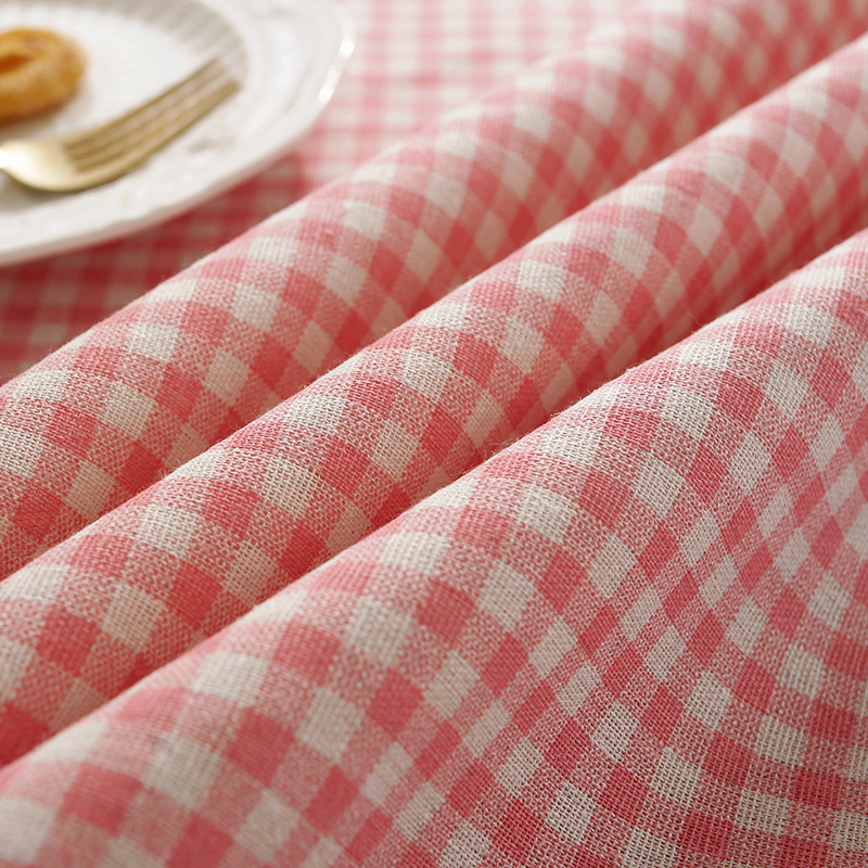 Tolmukaitse pesumasina ja külmkapi ülemisele pinnale – siidist lillemustriga kate