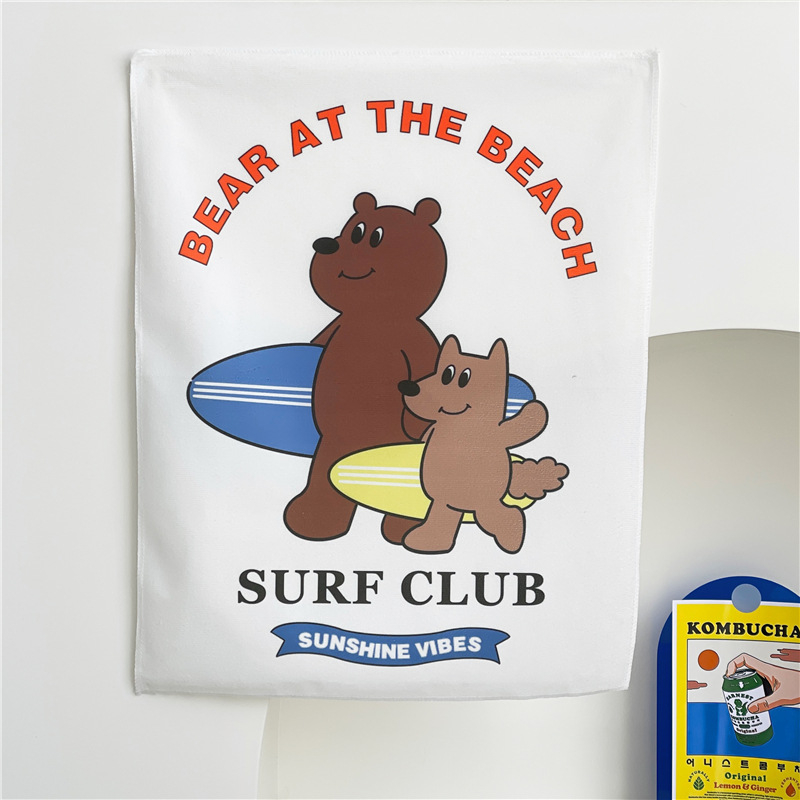 Zidni gobelin, pravokutnog oblika, 100% poliester, motiv krajolika s medvjedima i cvijećem, digitalni toplinski prijenos tiska, pogodna za dnevni boravak, spavaću sobu i vanjske prostore