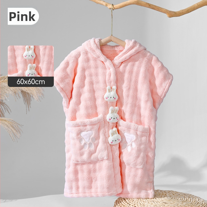 Vaikų nešiojamas vonios chalatas iš coral fleece, sugeria vandenį ir greitai džiūsta, audinio svoris 100–120 g/m², tinkamas plaukiojimui ir maudynėms