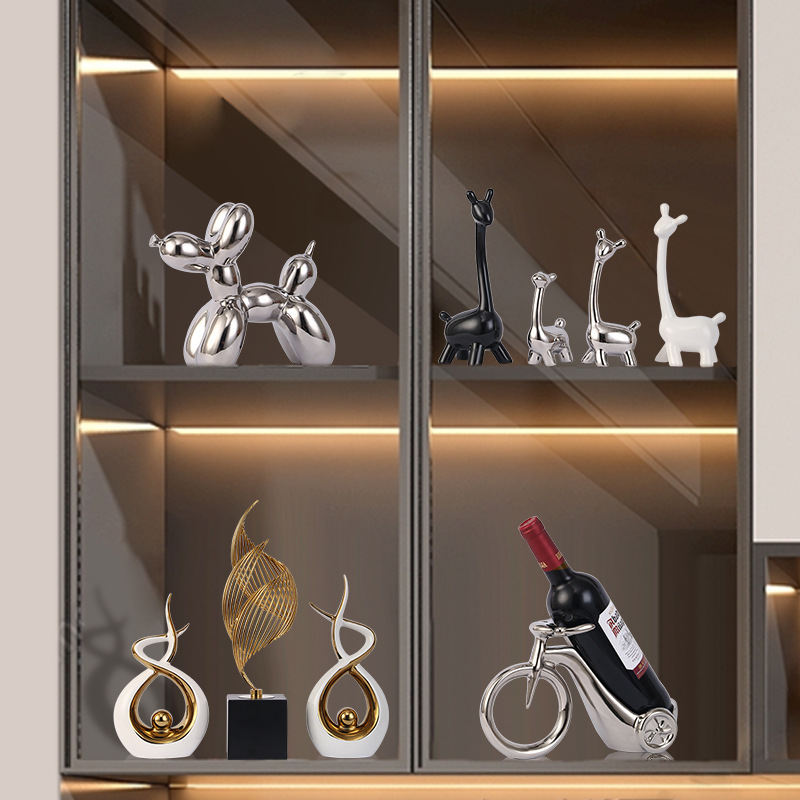 Lufi kutya szobor szintetikus gyantából - modern, minimalist dizájn a nappaliba és szekrényekhez; Anyag: szintetikus gyanta; Kategória: gyanta kézműves tárgyak; Ajándék új otthonra