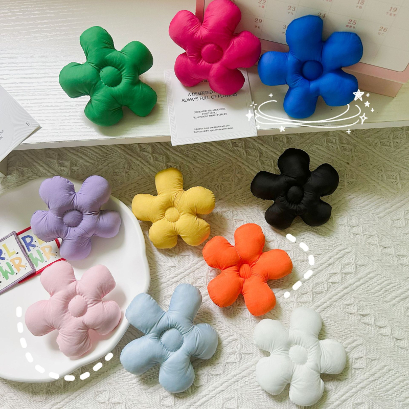 Textil kiegészítők: ötpetálos virág textilből, pamut töltettel — DIY brooch gyerekruhákhoz, származás: Jinhua, 2023 tavasz