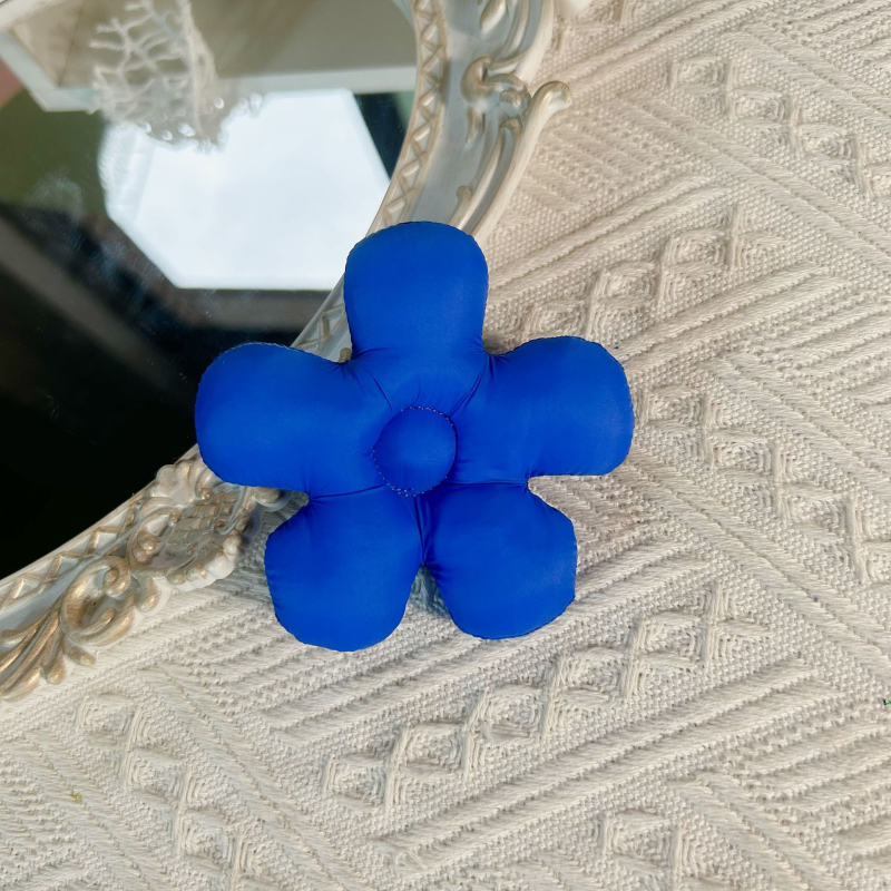 Textil kiegészítők: ötpetálos virág textilből, pamut töltettel — DIY brooch gyerekruhákhoz, származás: Jinhua, 2023 tavasz