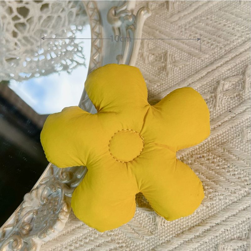 Textil kiegészítők: ötpetálos virág textilből, pamut töltettel — DIY brooch gyerekruhákhoz, származás: Jinhua, 2023 tavasz