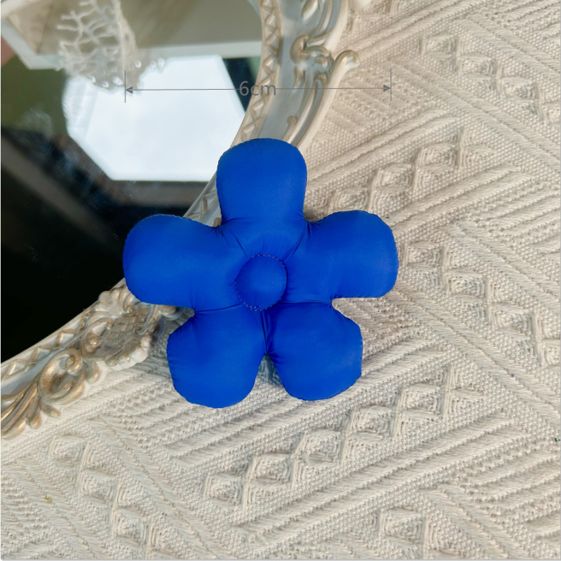 Textil kiegészítők: ötpetálos virág textilből, pamut töltettel — DIY brooch gyerekruhákhoz, származás: Jinhua, 2023 tavasz