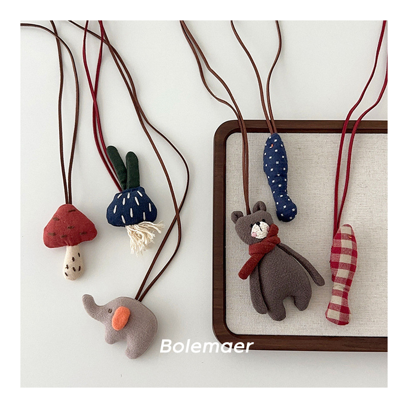 Vaikų audinių kaklo papuošalas (Medžiaga: audinys; Stilius: vaikas; Pakuotė: atskirai supakuota; Sezonas: Žiema 2024; Tipas: kaklo papuošalas)