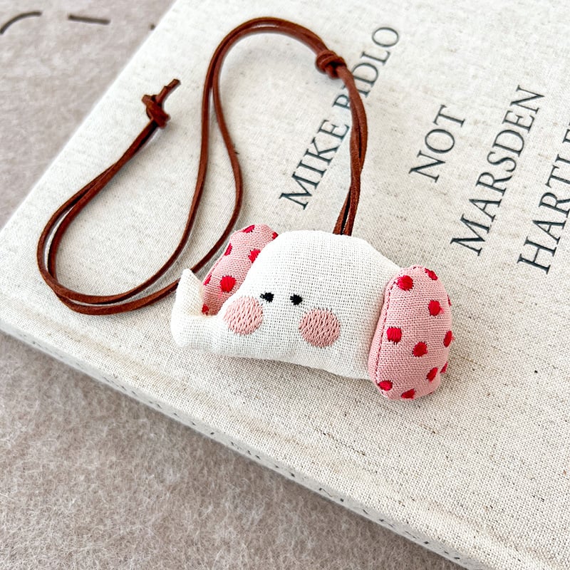 Vaikų karoliai su 3D kiškiuko karikatūra ir mažuoju obuolio pakabuku, audinio pakabukas, išplėstinis grandinės ilgis 11 cm+, amžiaus grupė 3–10 metų