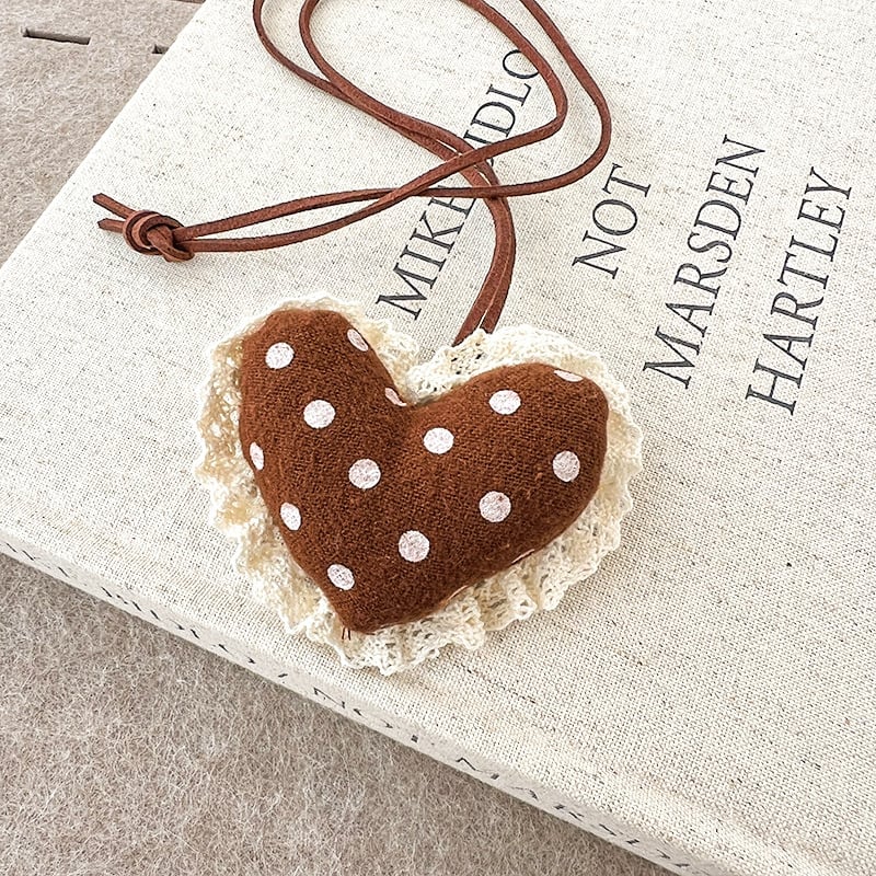 Vaikų karoliai su 3D kiškiuko karikatūra ir mažuoju obuolio pakabuku, audinio pakabukas, išplėstinis grandinės ilgis 11 cm+, amžiaus grupė 3–10 metų