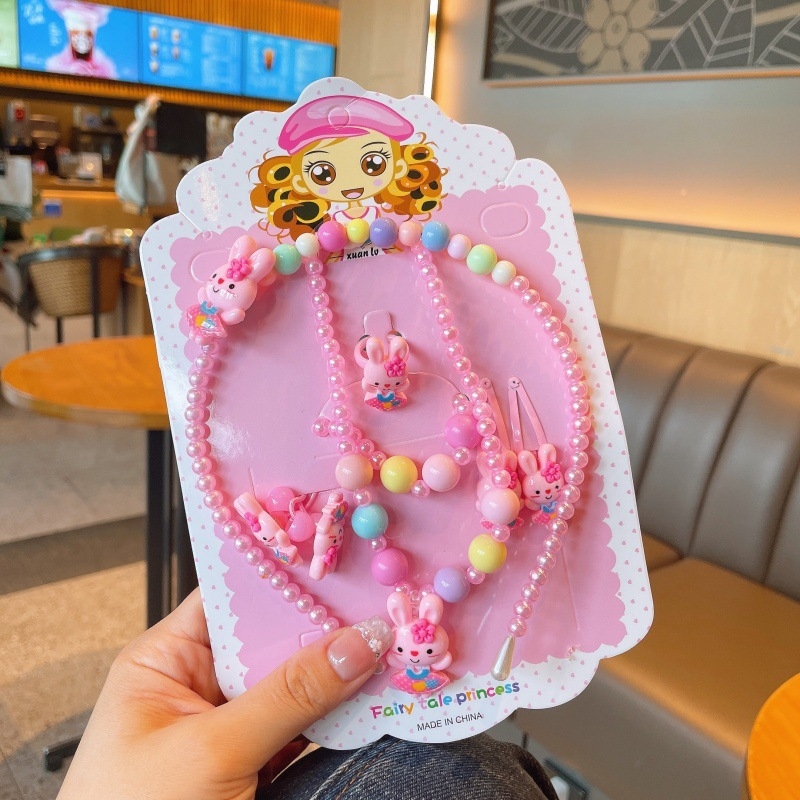 Vaikų animacinių filmų papuošalų rinkinys: vėrinys, apyrankė, žiedas ir plaukų segtukas; gyvūnų/zodiako formos; plastikinis pakabukas; kamuoliukų grandinė; apimtis 21–50 cm