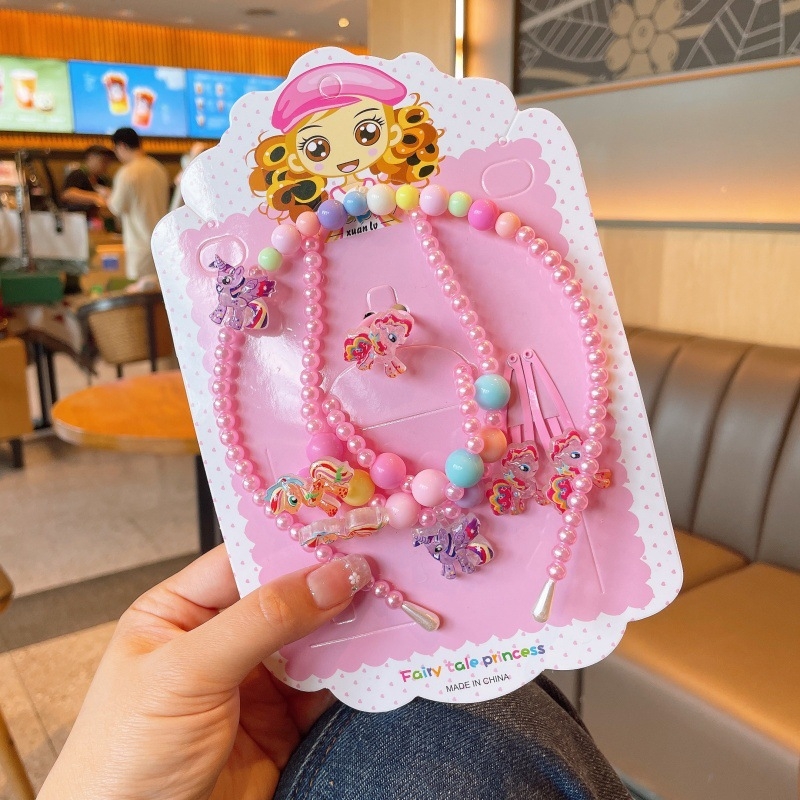 Vaikų animacinių filmų papuošalų rinkinys: vėrinys, apyrankė, žiedas ir plaukų segtukas; gyvūnų/zodiako formos; plastikinis pakabukas; kamuoliukų grandinė; apimtis 21–50 cm