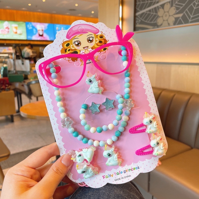 Vaikų animacinių filmų papuošalų rinkinys: vėrinys, apyrankė, žiedas ir plaukų segtukas; gyvūnų/zodiako formos; plastikinis pakabukas; kamuoliukų grandinė; apimtis 21–50 cm